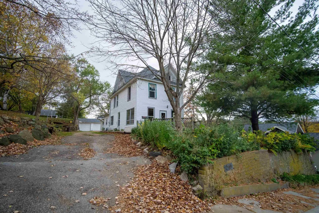 210 Hill Street, Lodi