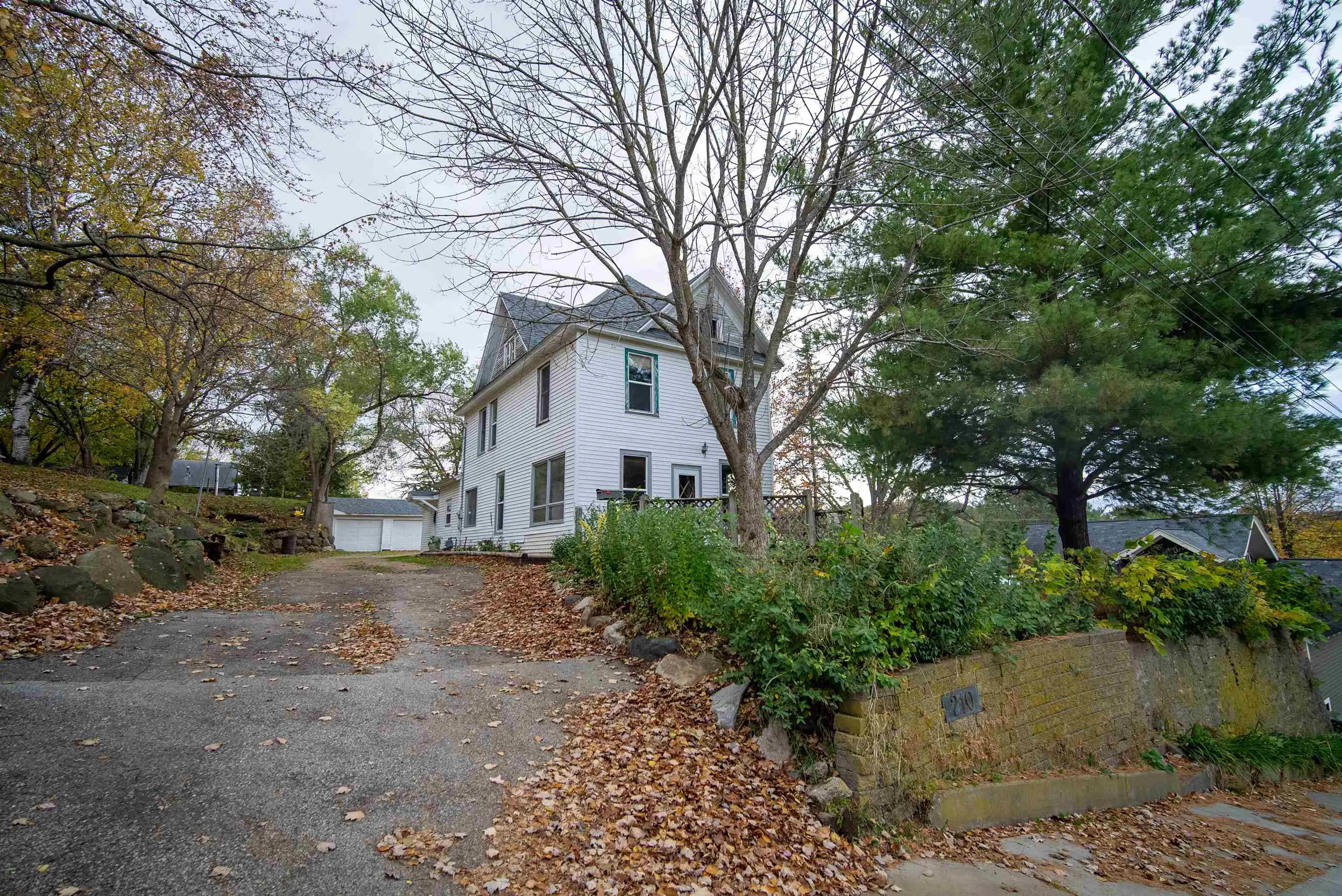 Photo of Listing #2011321