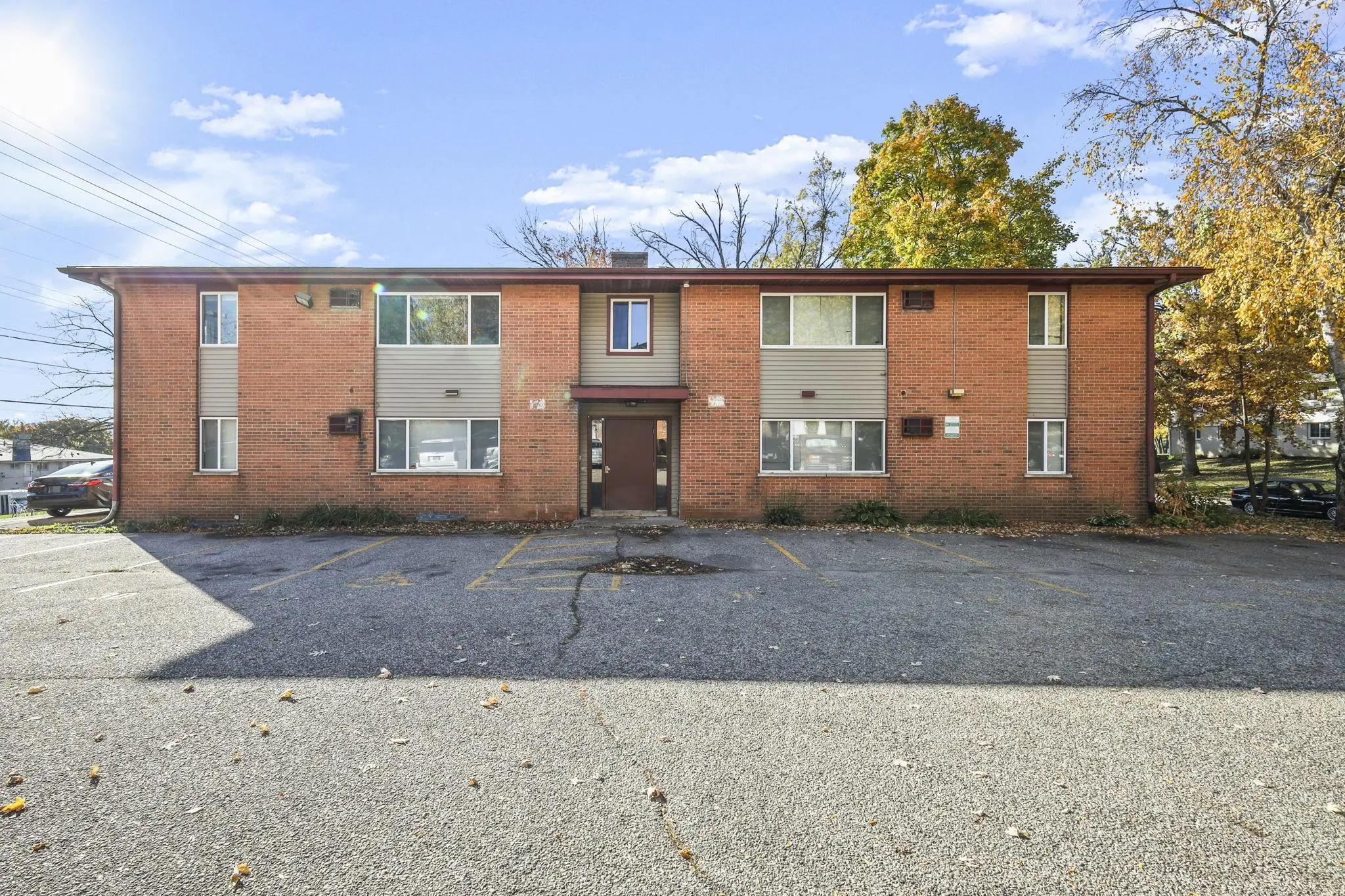 Photo of Listing #2011330