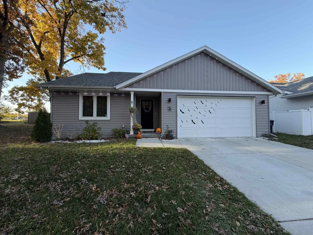 4248 Fox Hills Court, Janesville