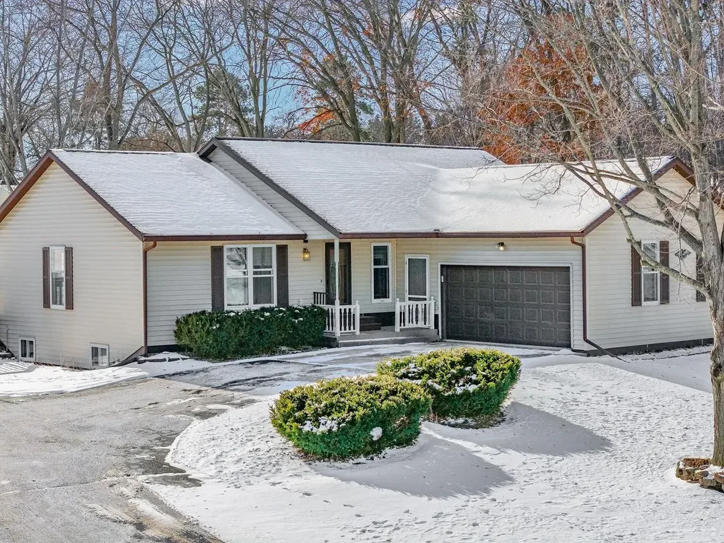 E7173 Eagle Ridge Court, Reedsburg