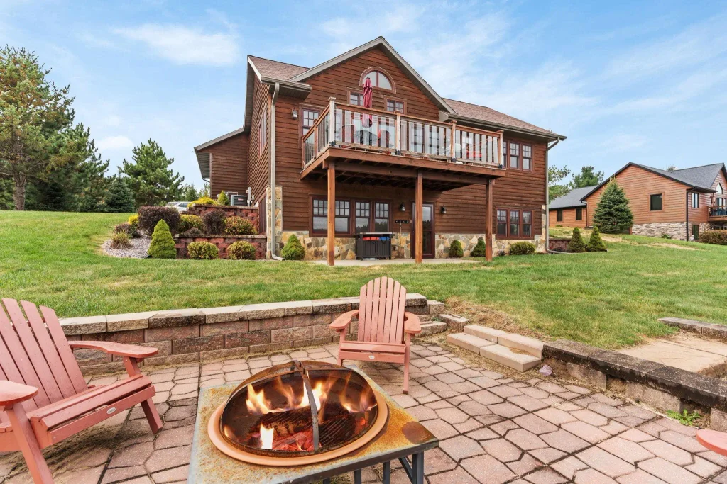 N7634 N Stone Gate Drive, Germantown