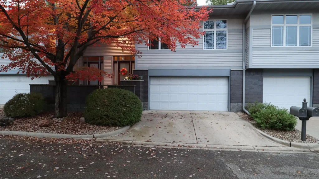 31 Deer Point Trail, Madison