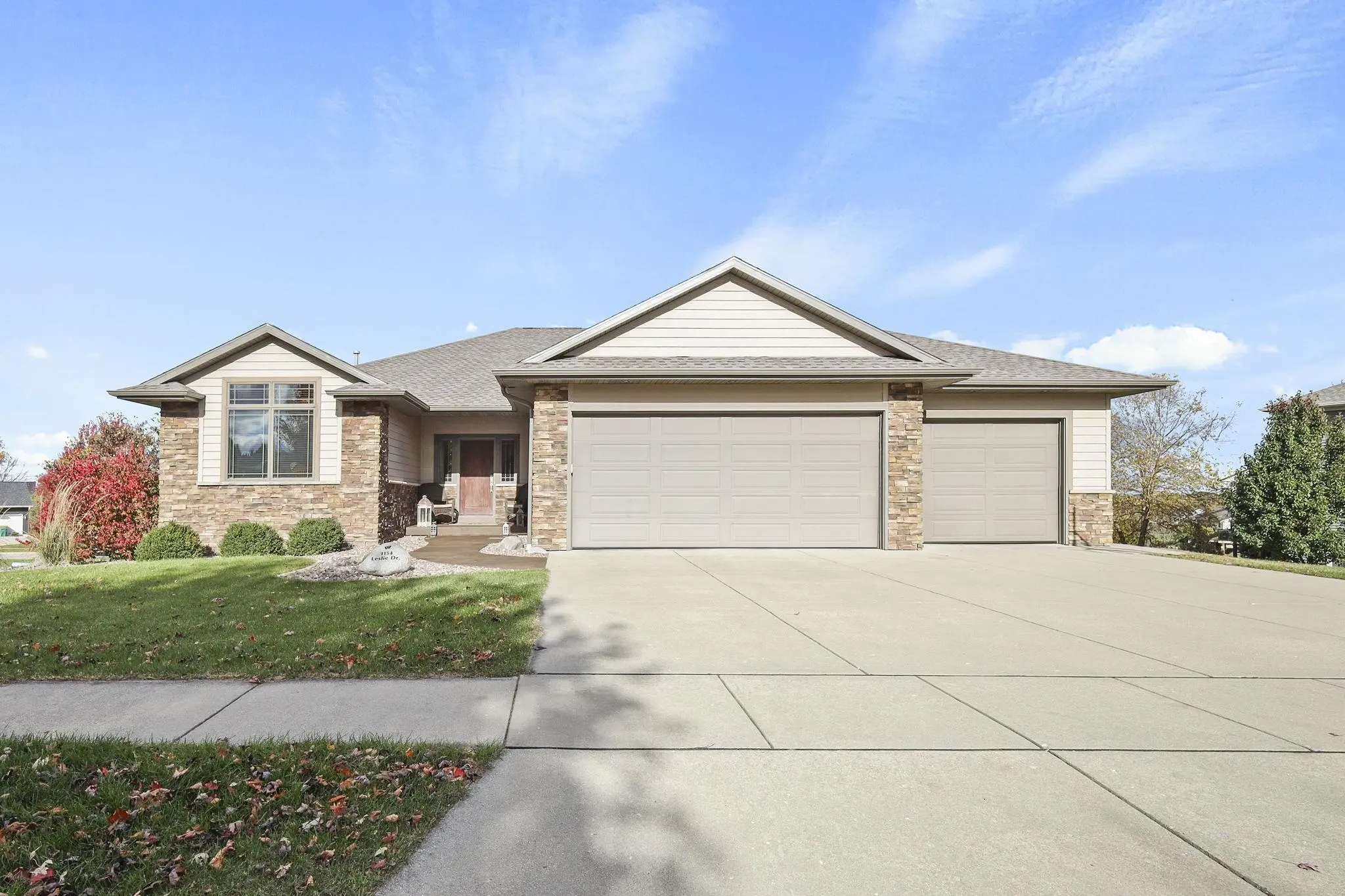 Photo of Listing #2011411