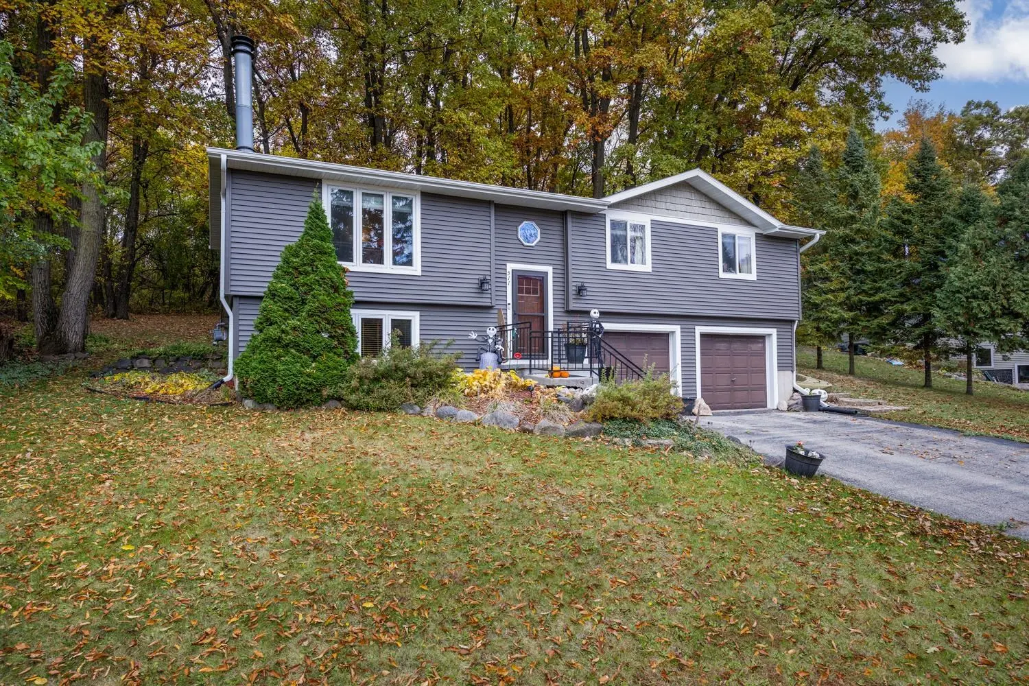 Photo of Listing #2011438