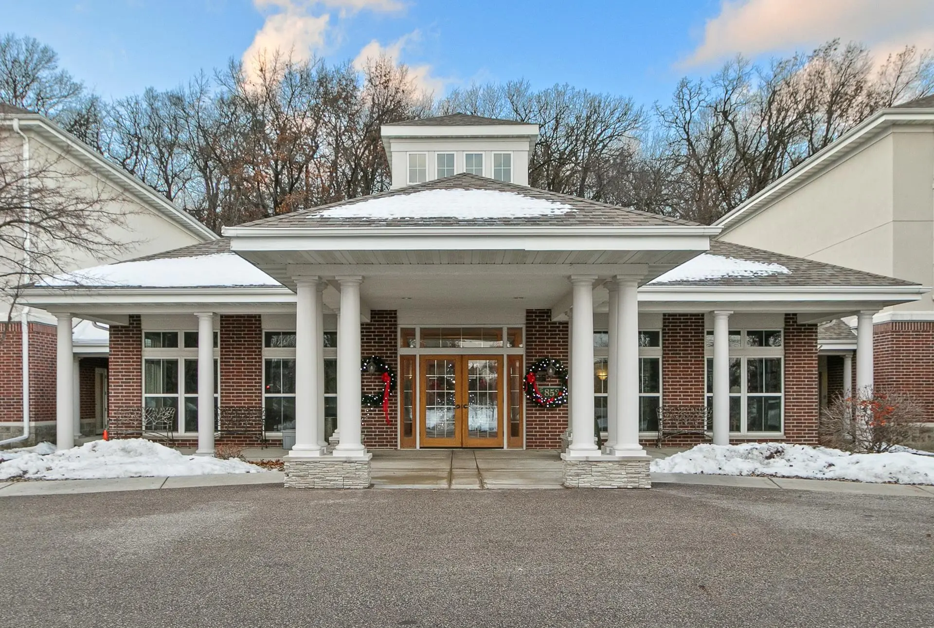 Photo of Listing #2011456