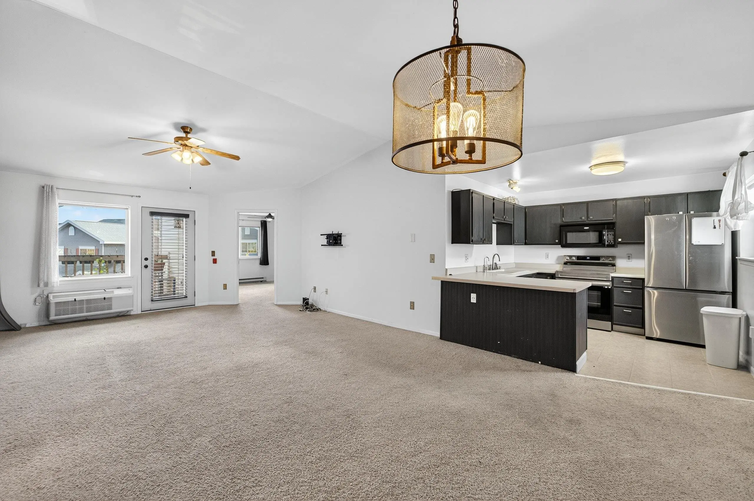 Photo of Listing #2011458