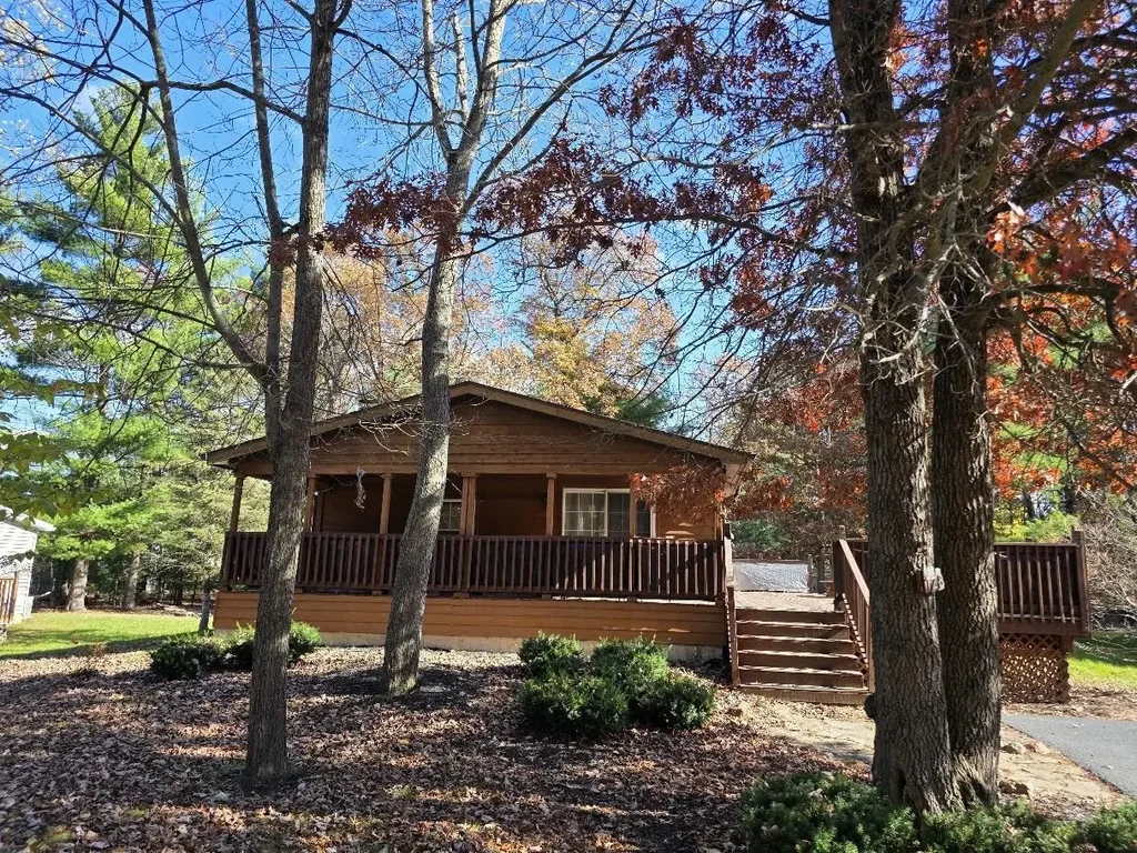 128 Lake Shore Drive, Lake Delton