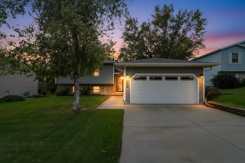 701 Greig Trail, Stoughton