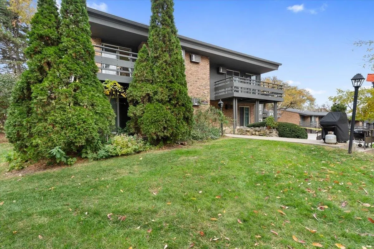 Photo of Listing #2011581