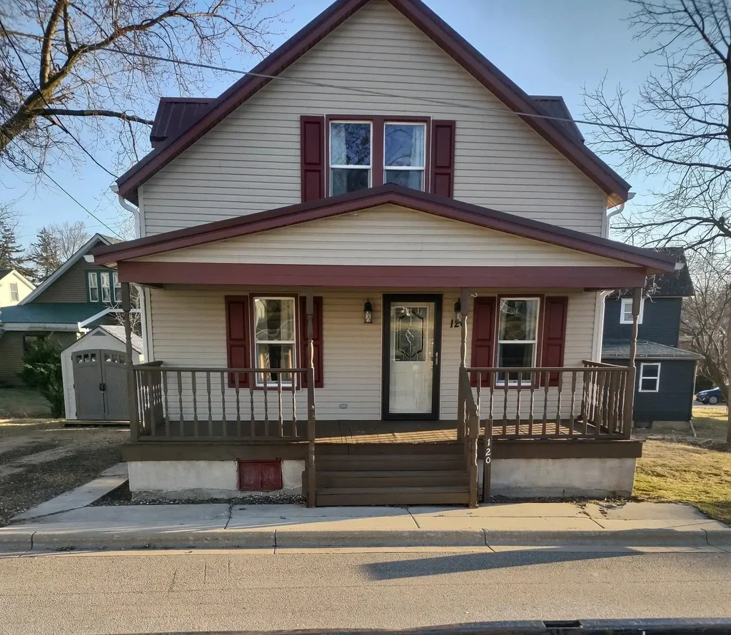 120 E High Street, Shullsburg