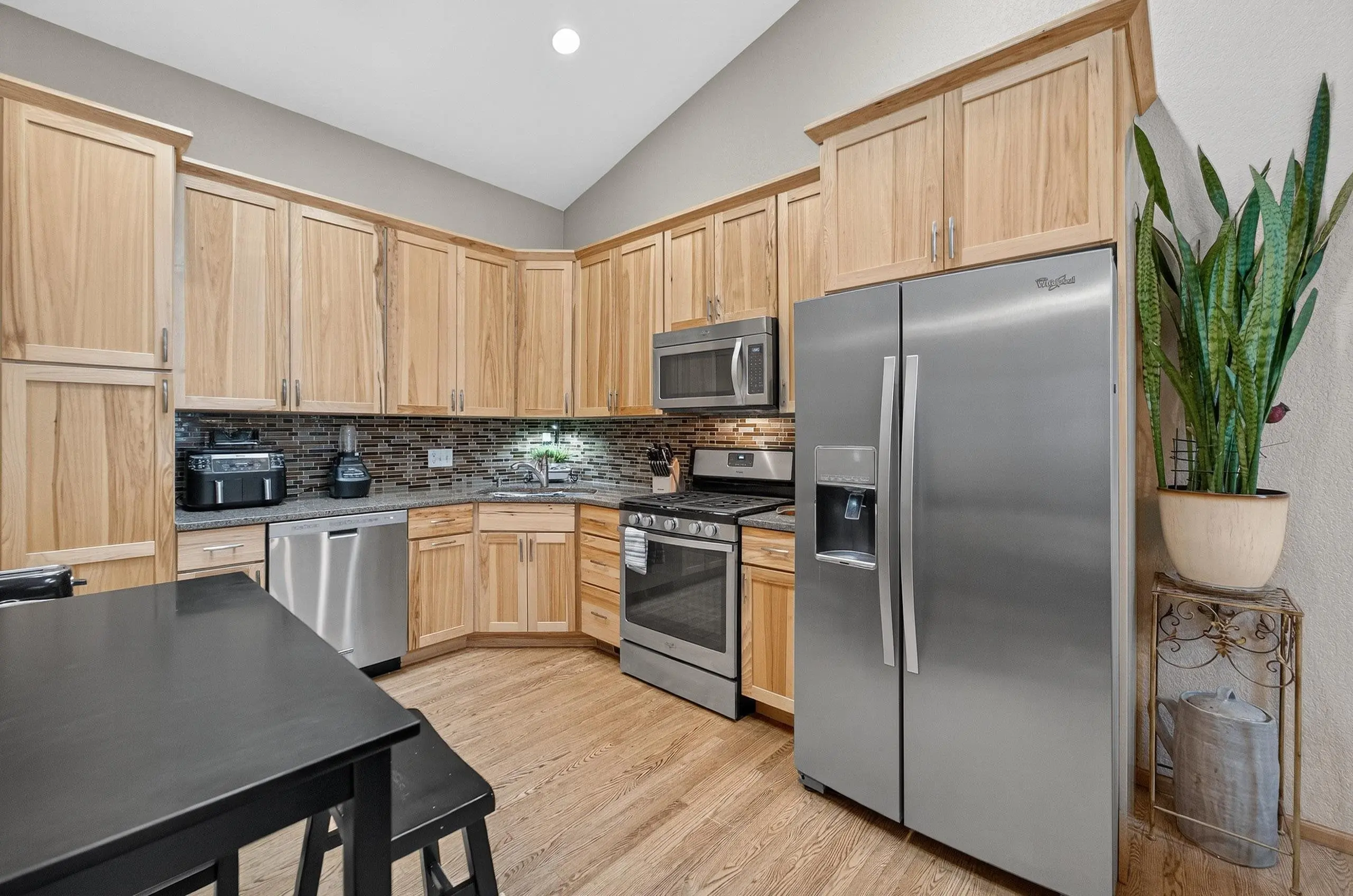 Photo of Listing #2011594