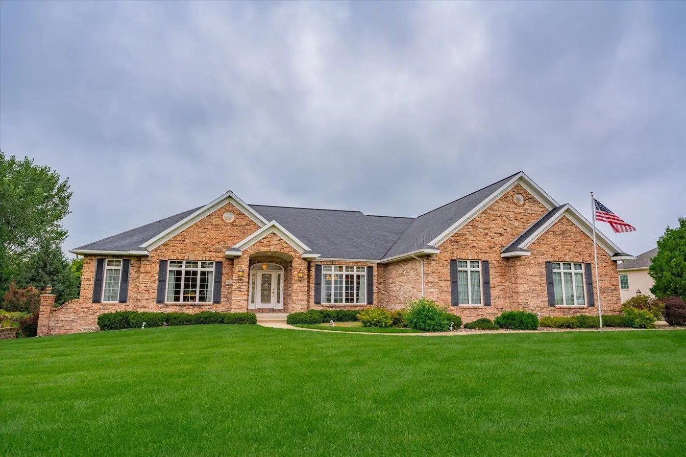 Photo of Listing #2011609