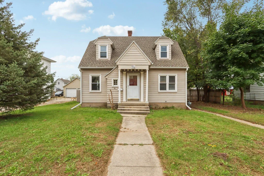 124 W Franklin Street, Portage