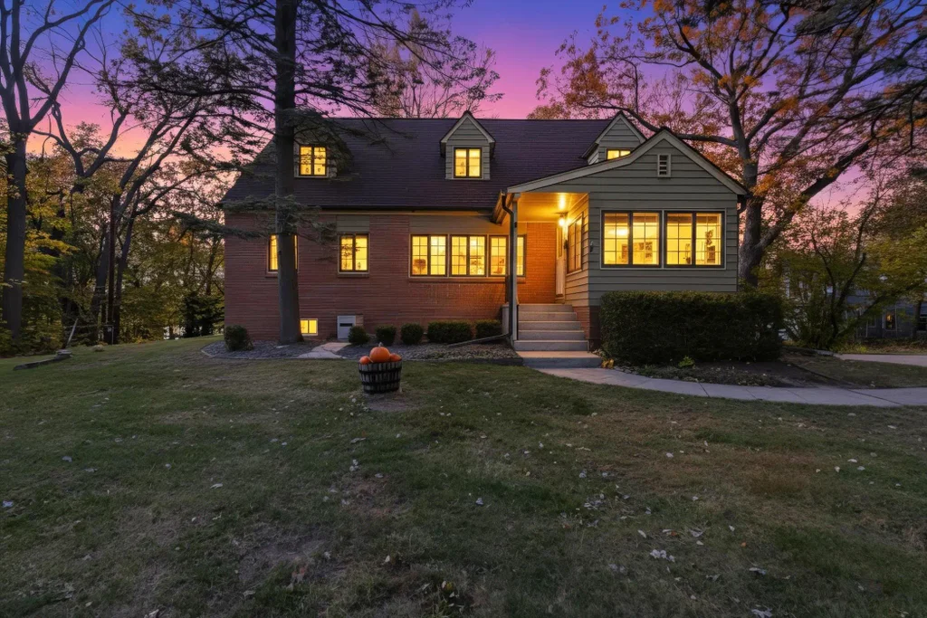 7 E Valley Road, Beloit