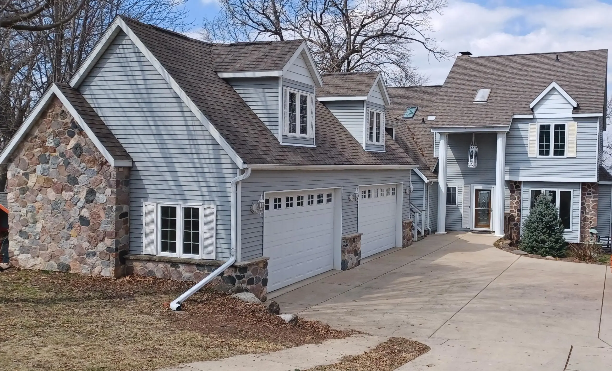 Photo of Listing #2011697