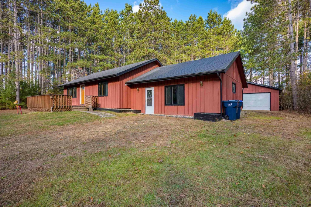 1194 Gale Court, Dell Prairie