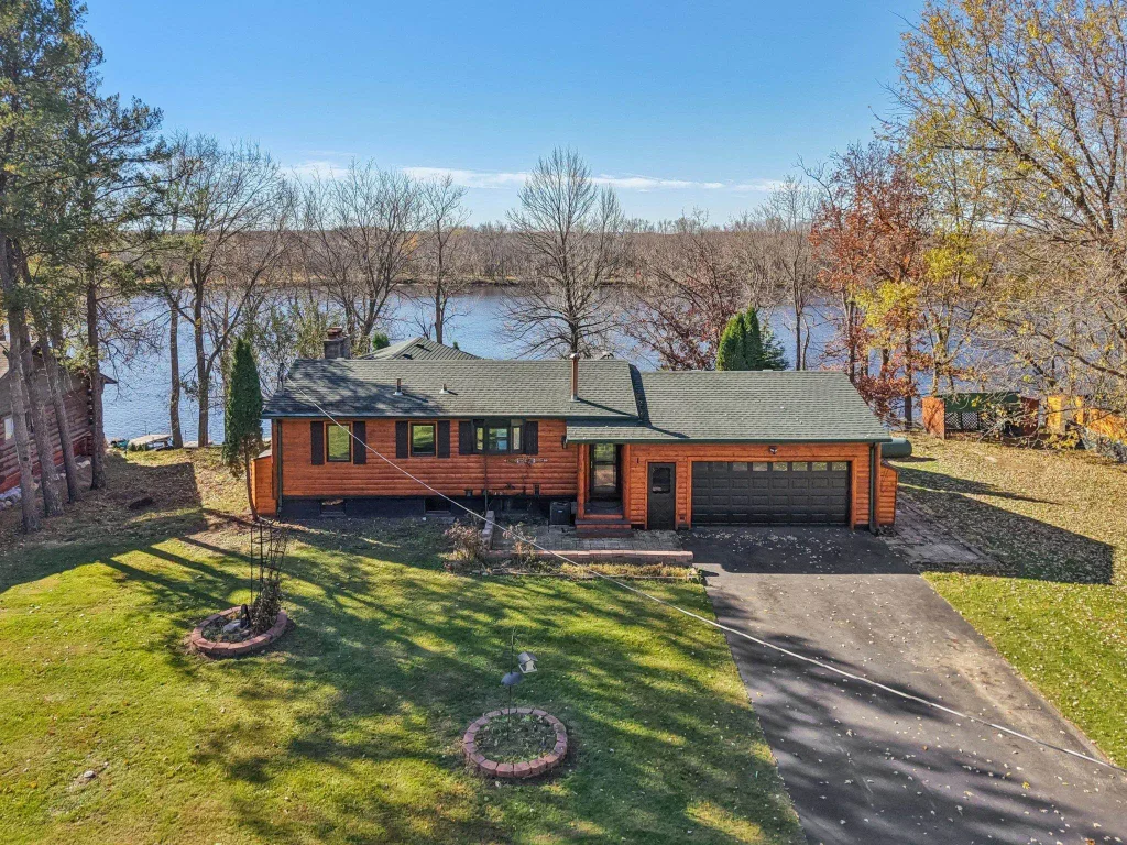 3629 13 Drive, Dell Prairie