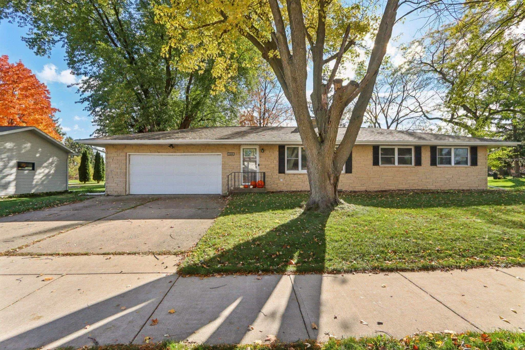 1443 Buena Vista Drive, Sun Prairie
