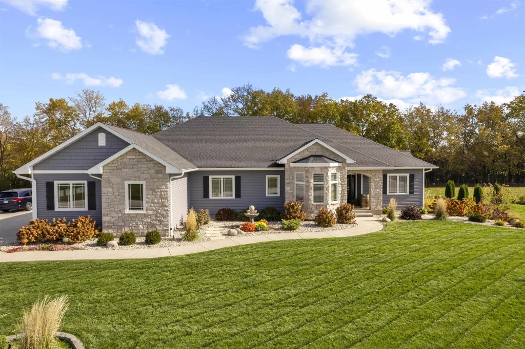 N815 Long Drive, Koshkonong