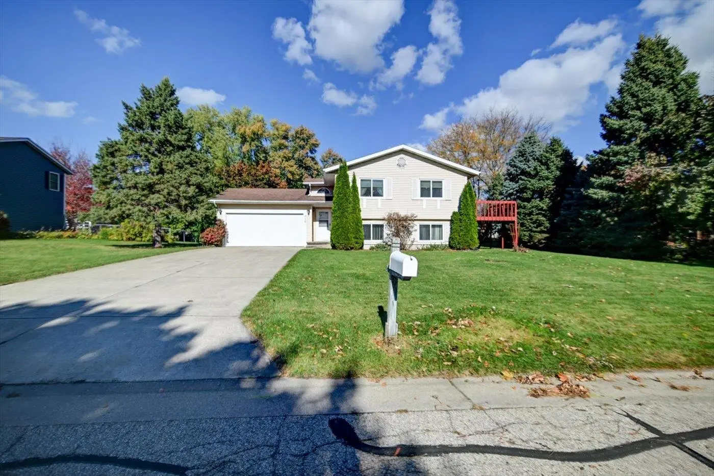 Photo of Listing #2011813