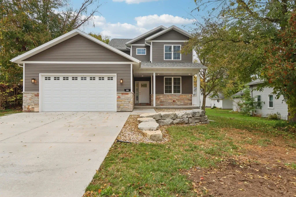 127 E Franklin Street, Portage