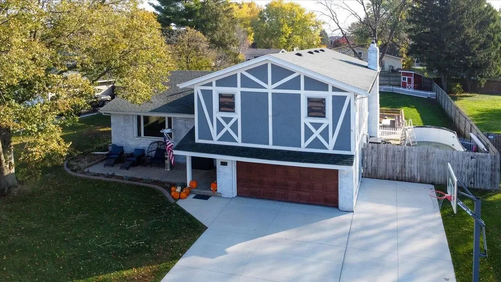 213 Evergreen Lane, DeForest