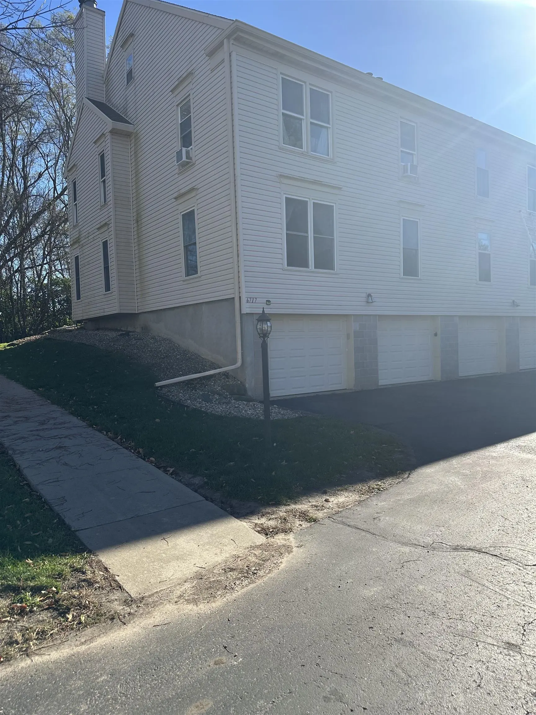 Photo of Listing #2011852