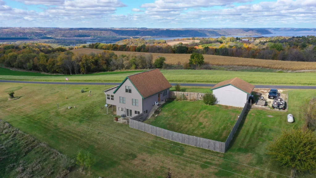 61735 Mississippi View Lane, Eastman