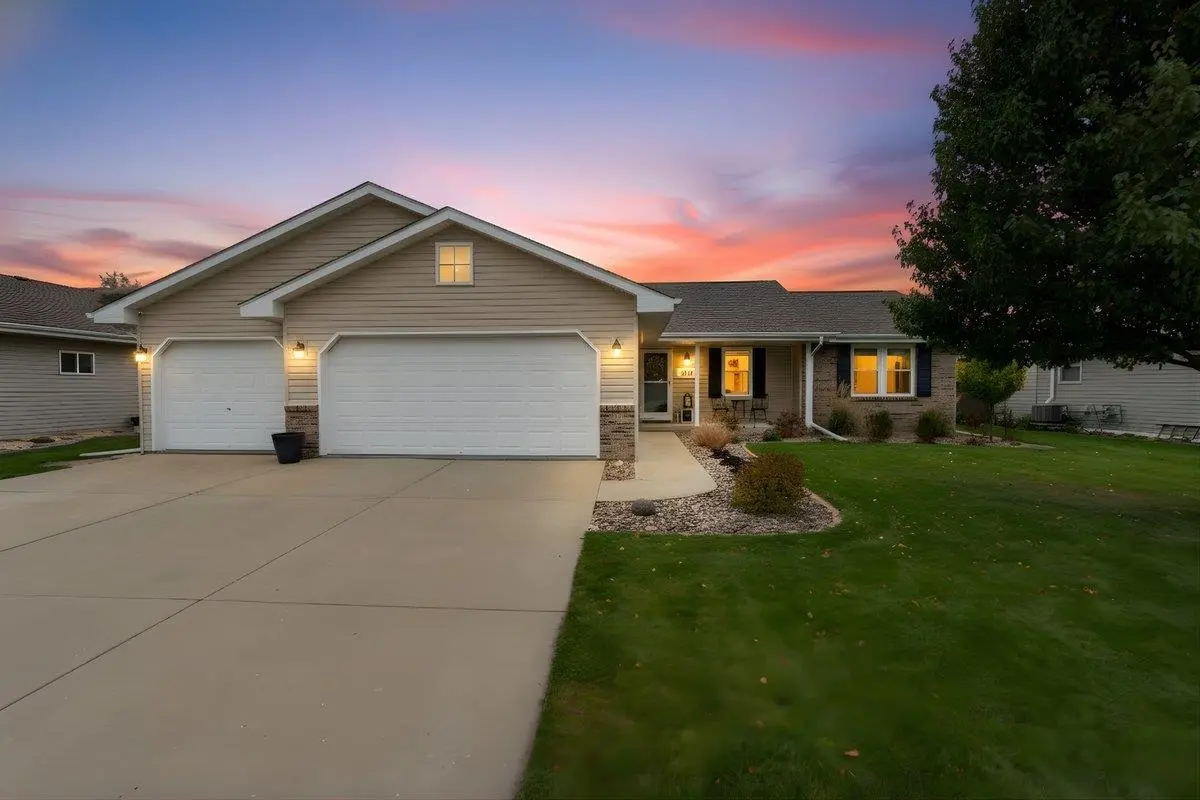 Photo of Listing #2011858