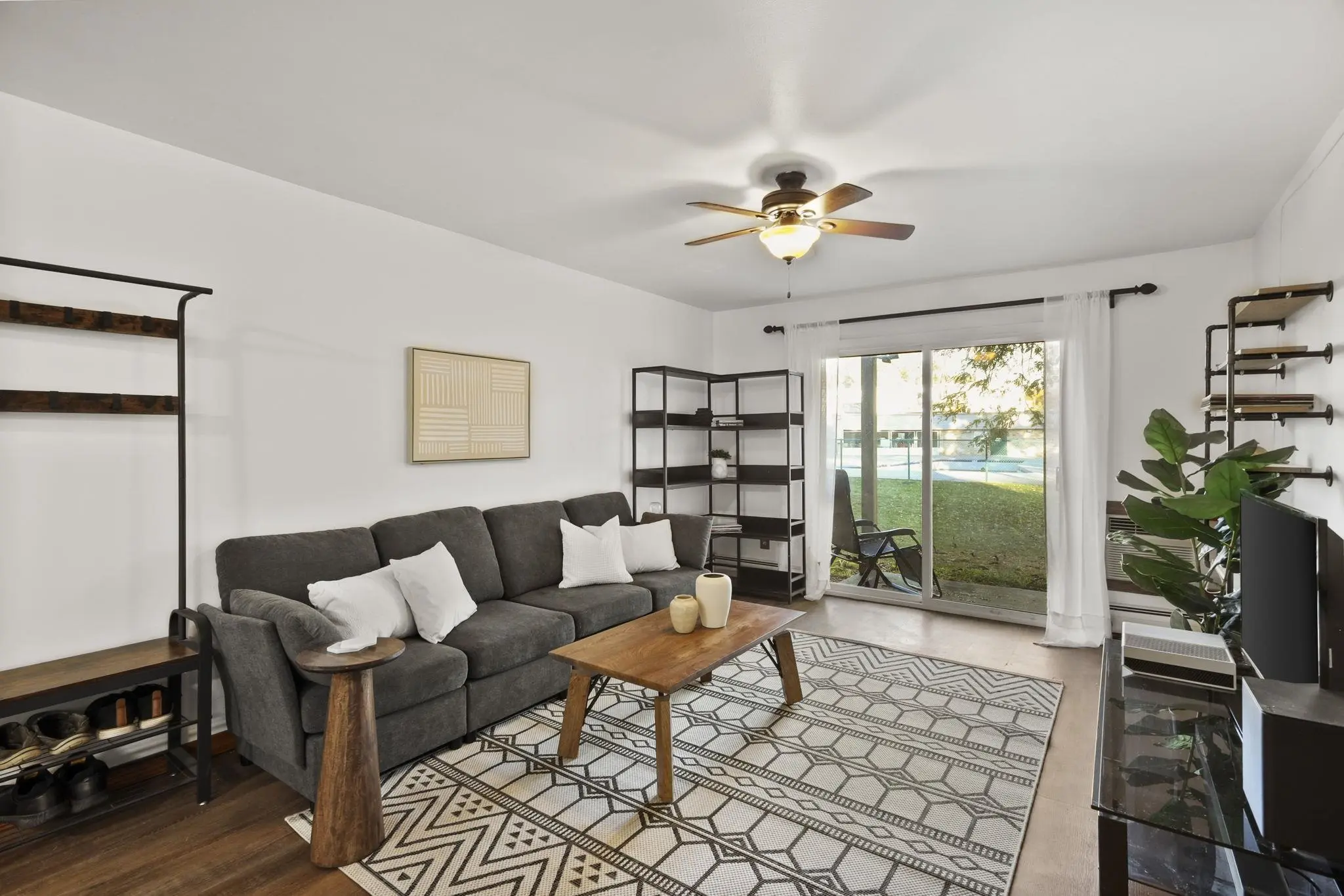 Photo of Listing #2011904