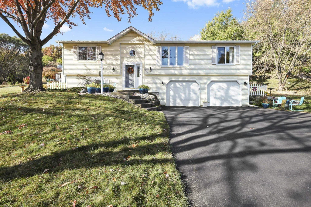 737 Willow Run Street, Cottage Grove