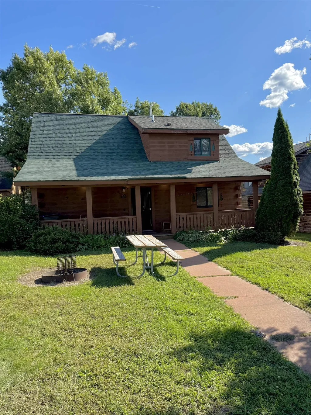 714 Skatepark Court, Warrens