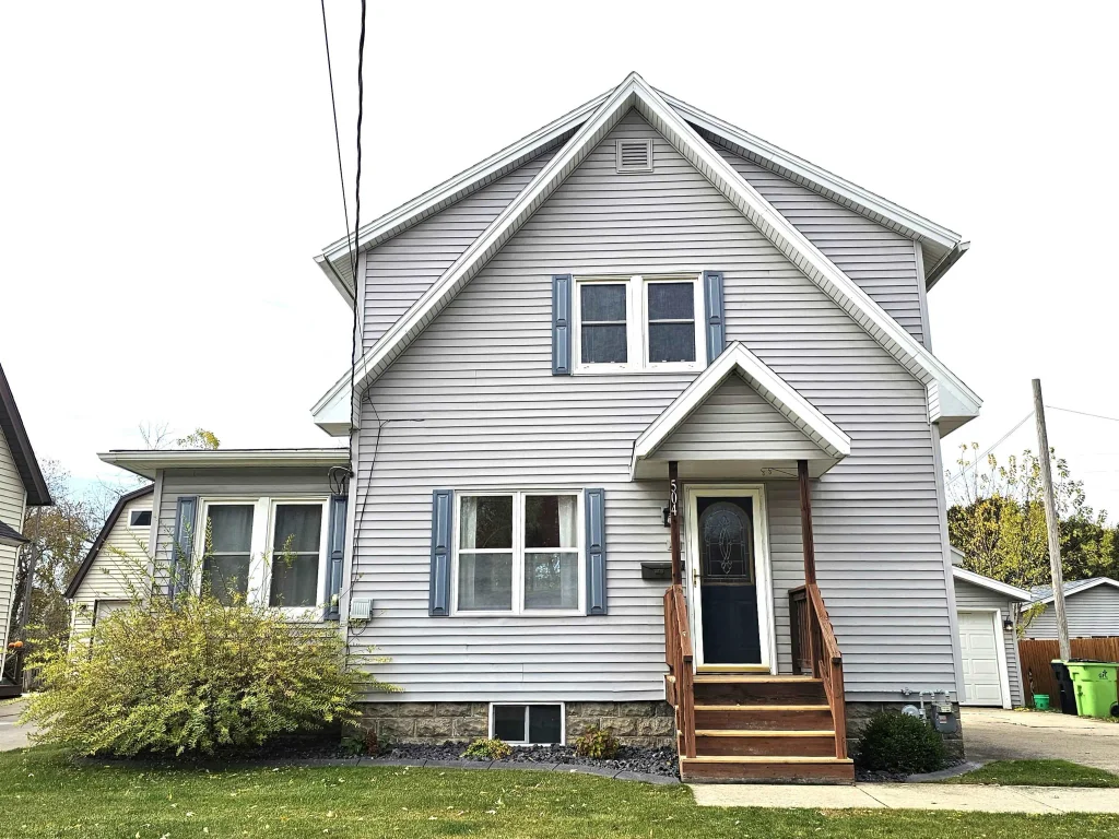 504 Maxon Street, Waupun