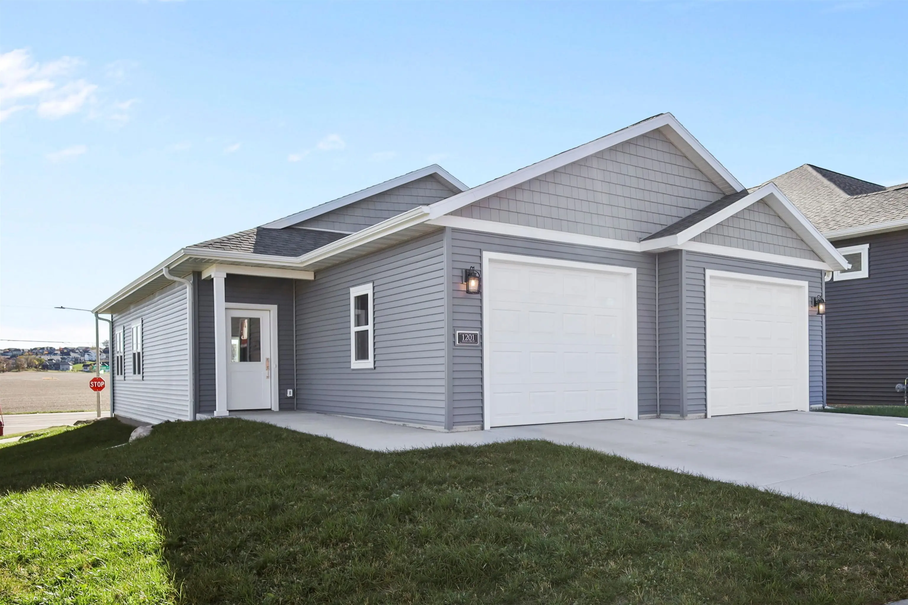 Photo of Listing #2011961