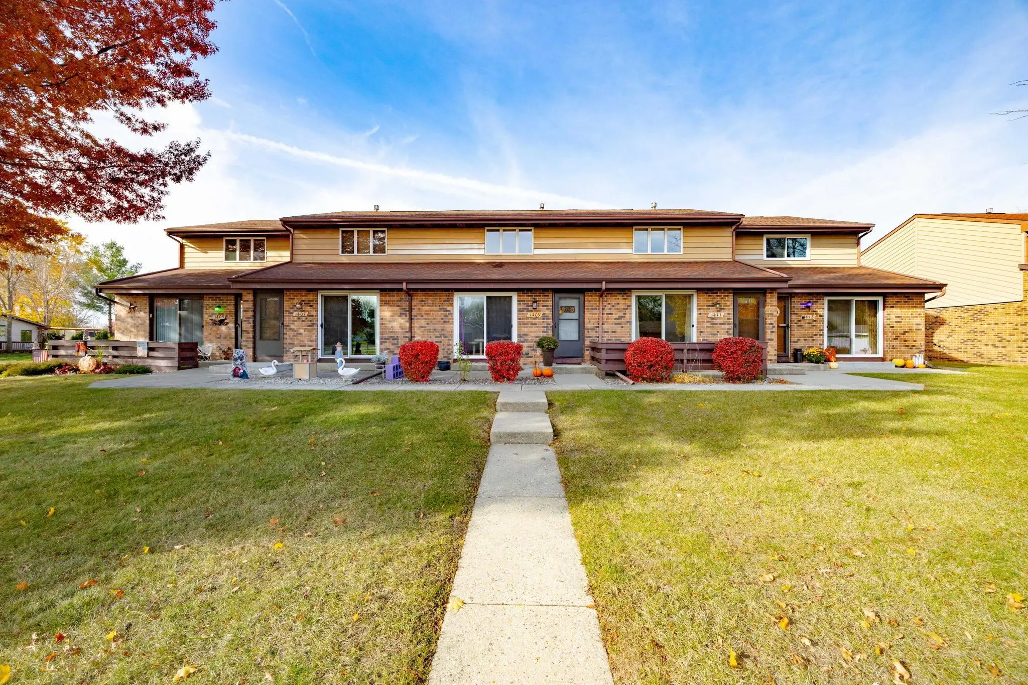 Photo of Listing #2012076