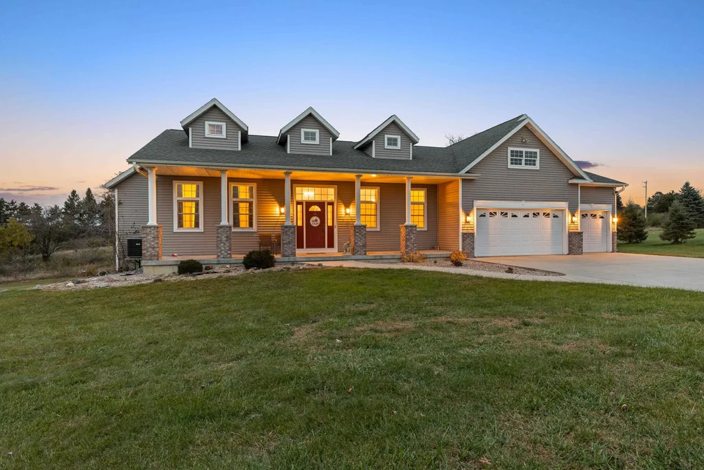 N7146 Pacific Ridge, Pacific