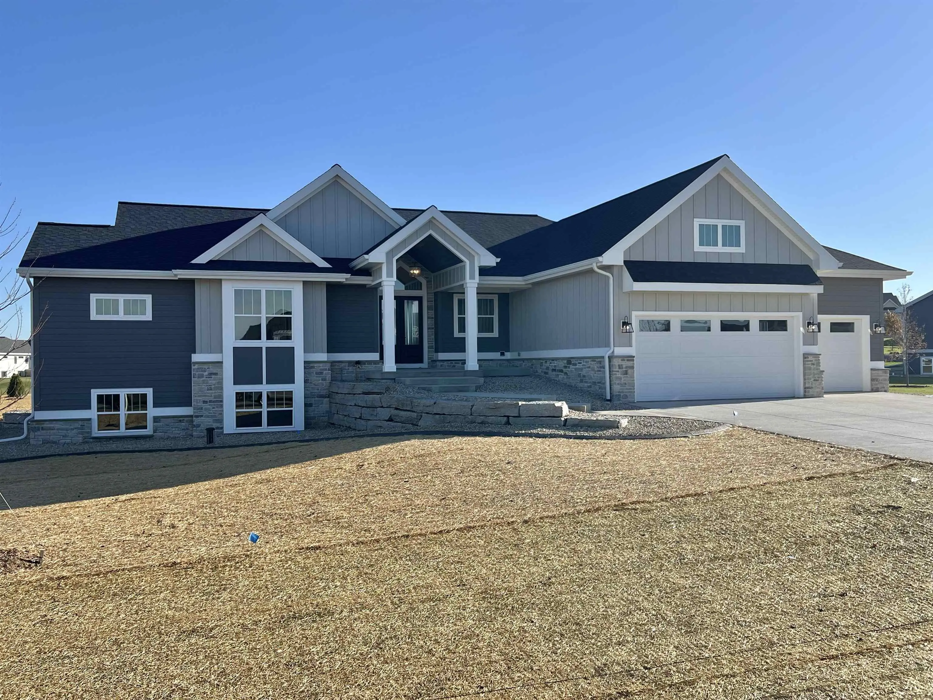 Photo of Listing #2012122