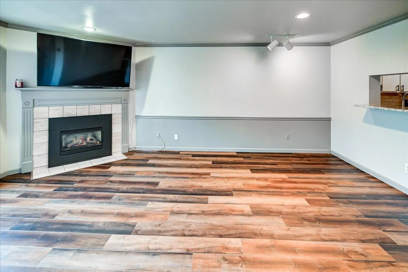 Photo of Listing #2012128