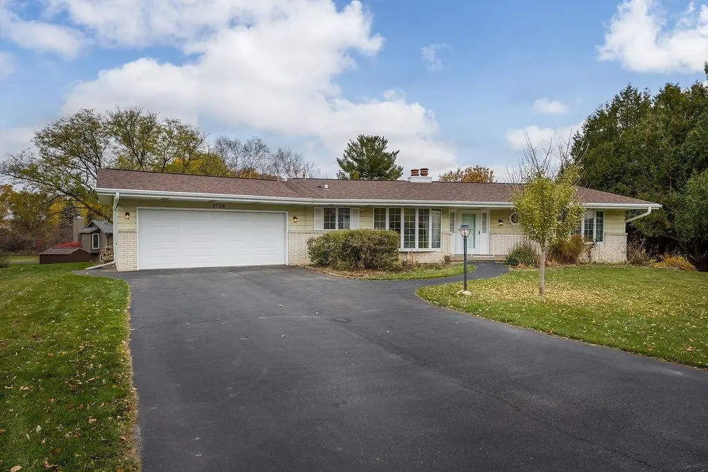 Photo of Listing #2012174