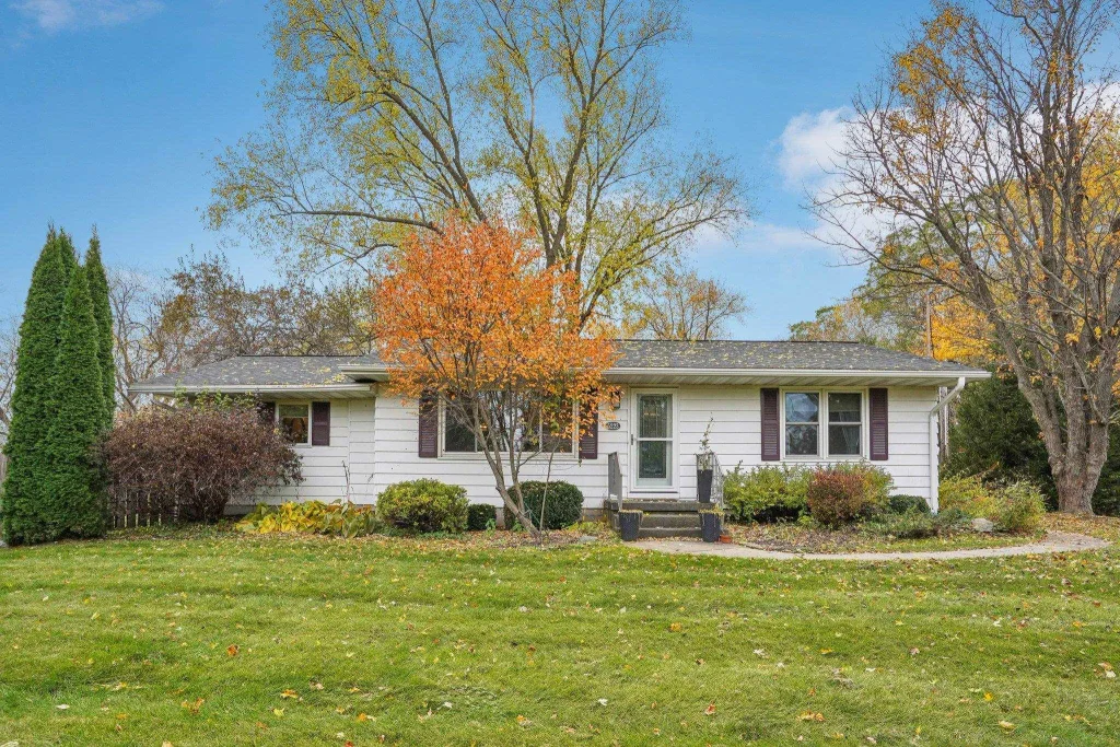 5223 Lacy Road, Fitchburg