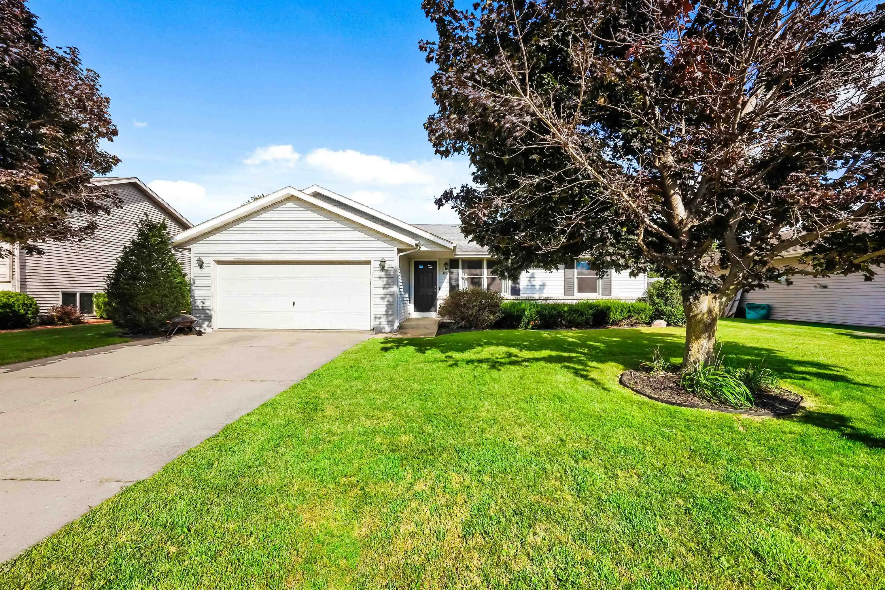 Photo of Listing #2012262