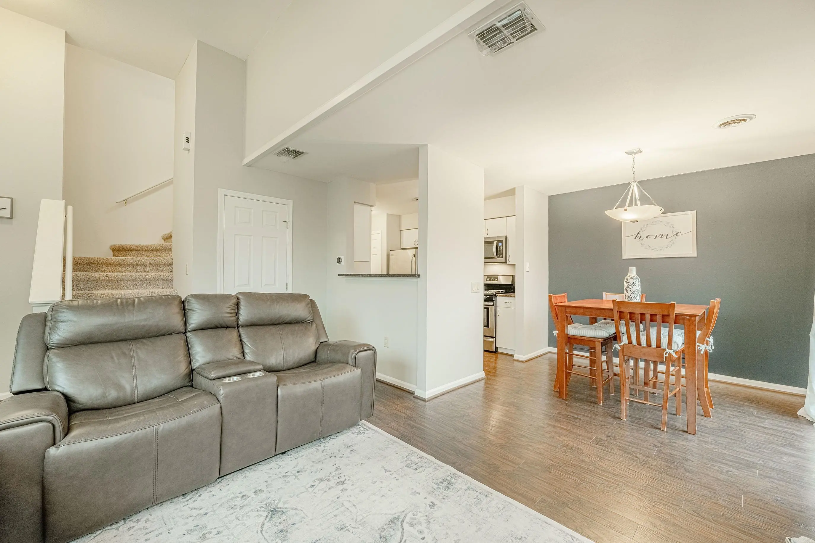 Photo of Listing #2012291