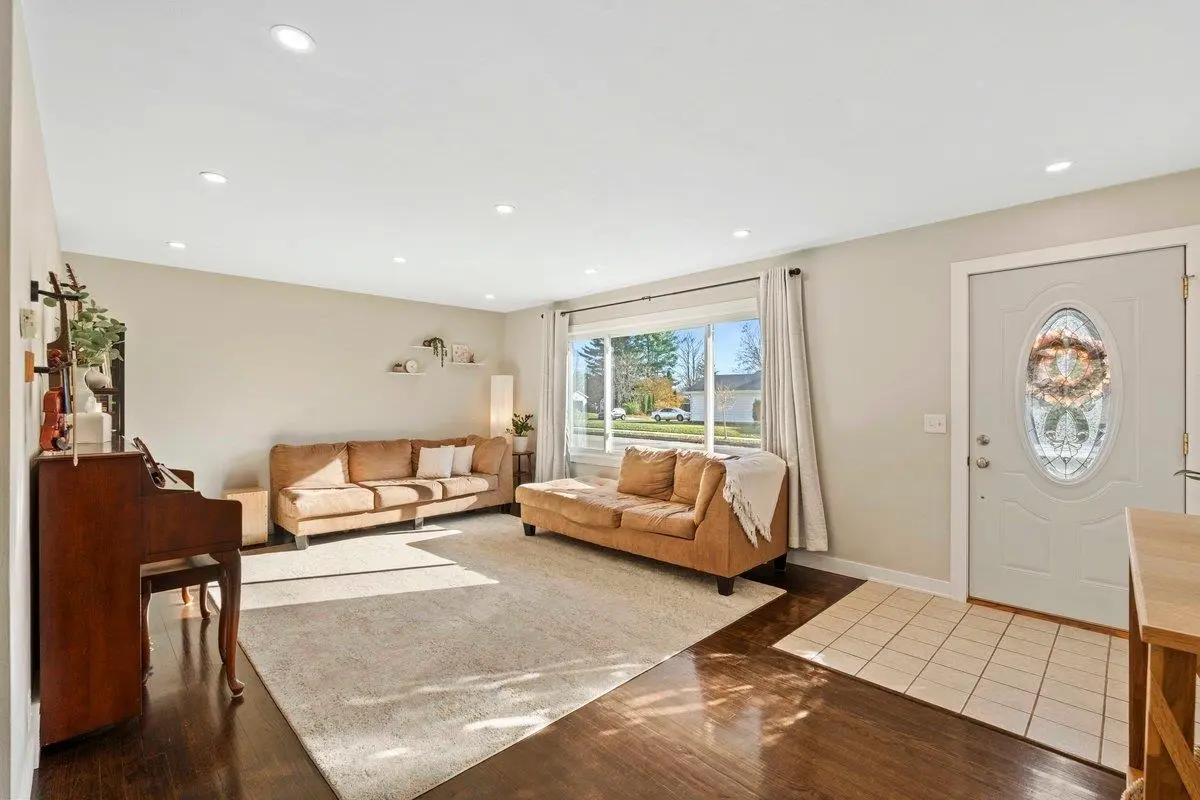 Photo of Listing #2012357