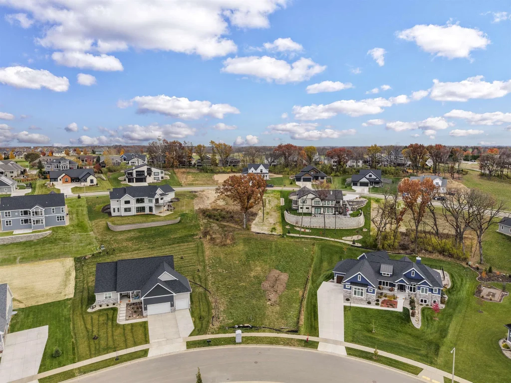 655 Cypress Way, Oregon