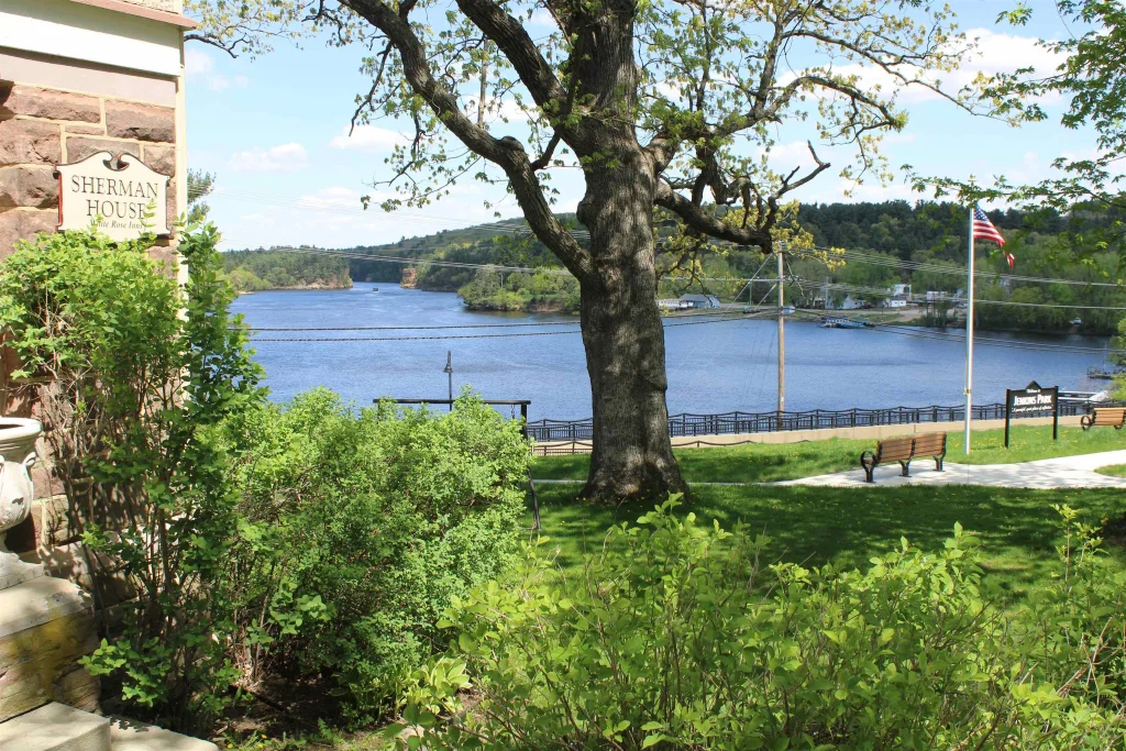 930 River Road, Wisconsin Dells