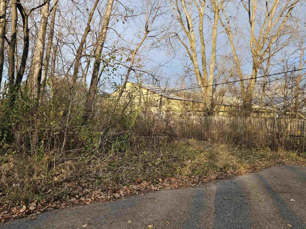 L44 Industrial Drive, Sumpter