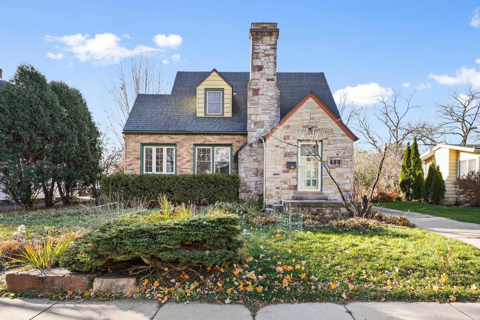 Photo of Listing #2012487