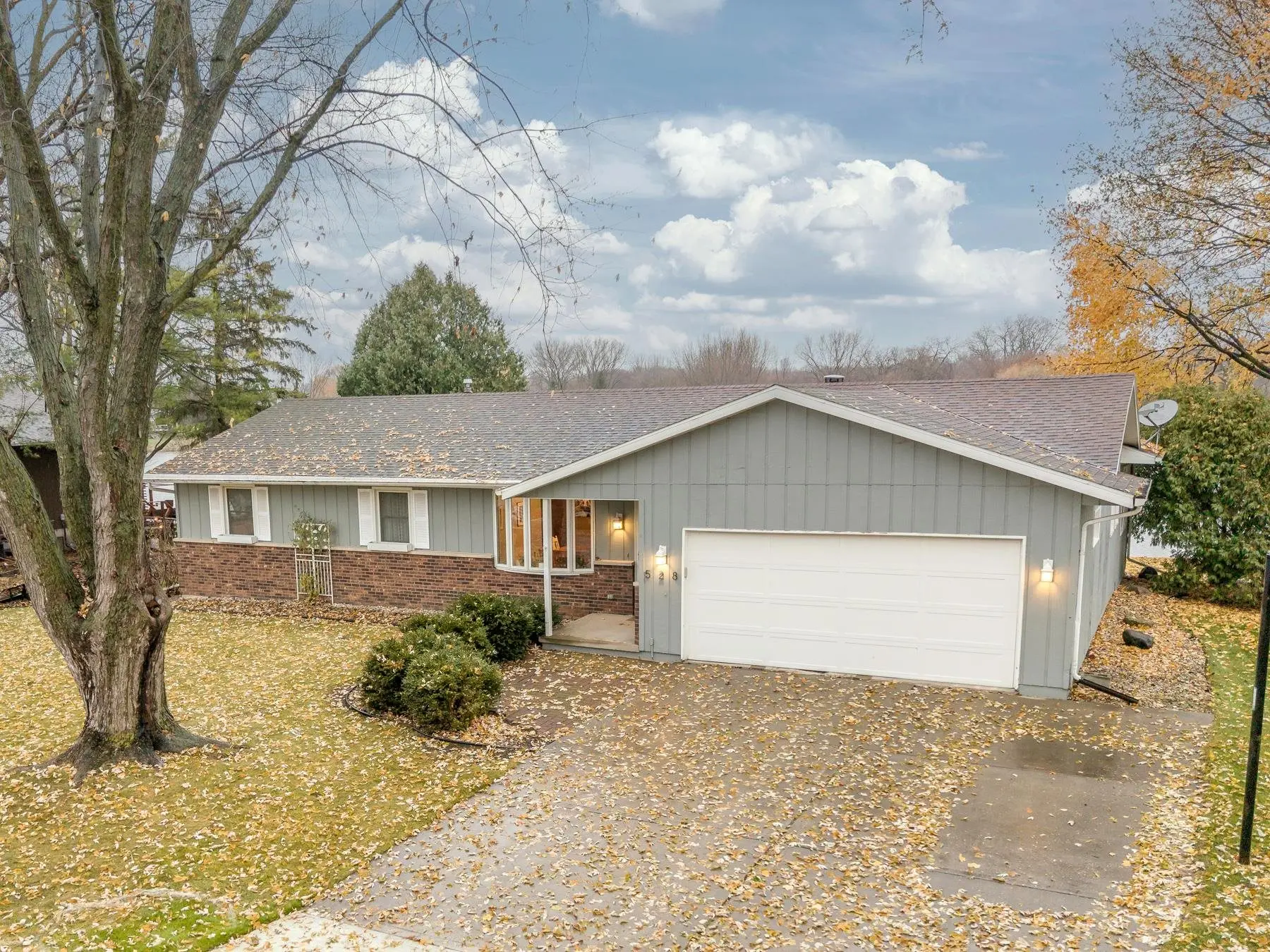 Photo of Listing #2012501