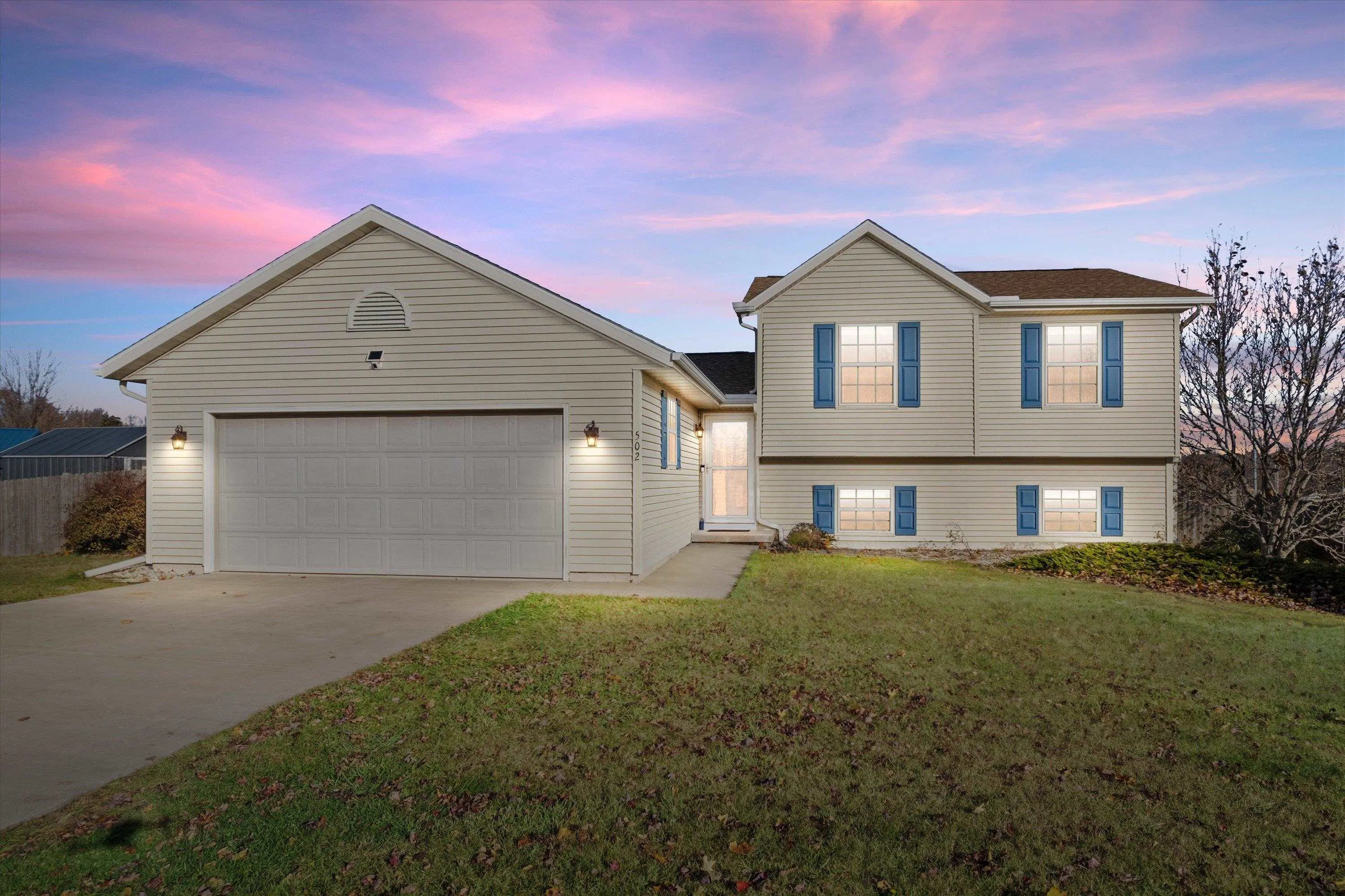 Photo of Listing #2012559